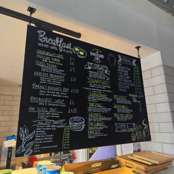 An Clár Dubh Menu